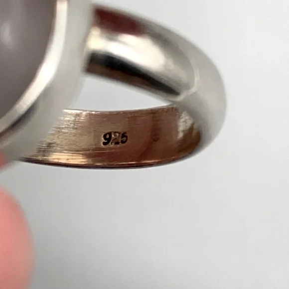 Gorgeous milky white shimmering moonstone ring in sterling silver size 8.5 - Picture 5 of 6